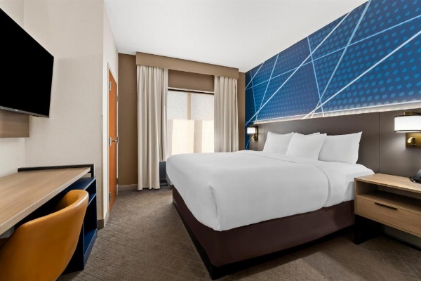 Comfort Suites Augusta image 19