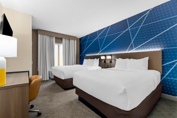 Comfort Suites Augusta image 23