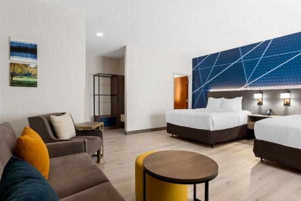 Comfort Suites Augusta image 29