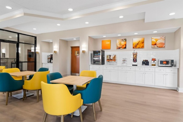 Comfort Suites Augusta image 5